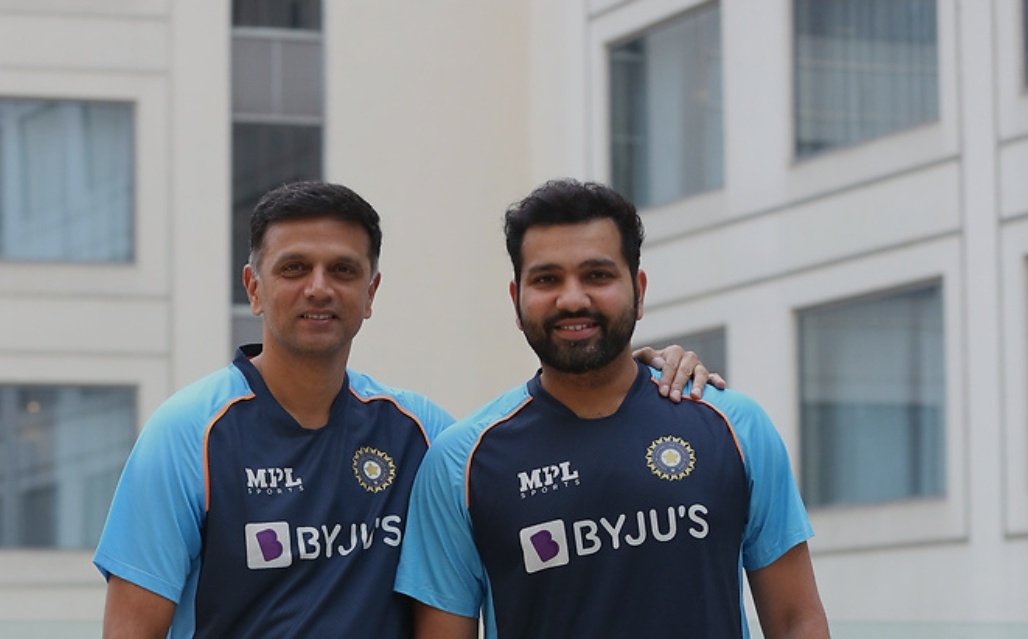 Rohit Sharma and Rahul Dravid posing for a photo in England back in July.