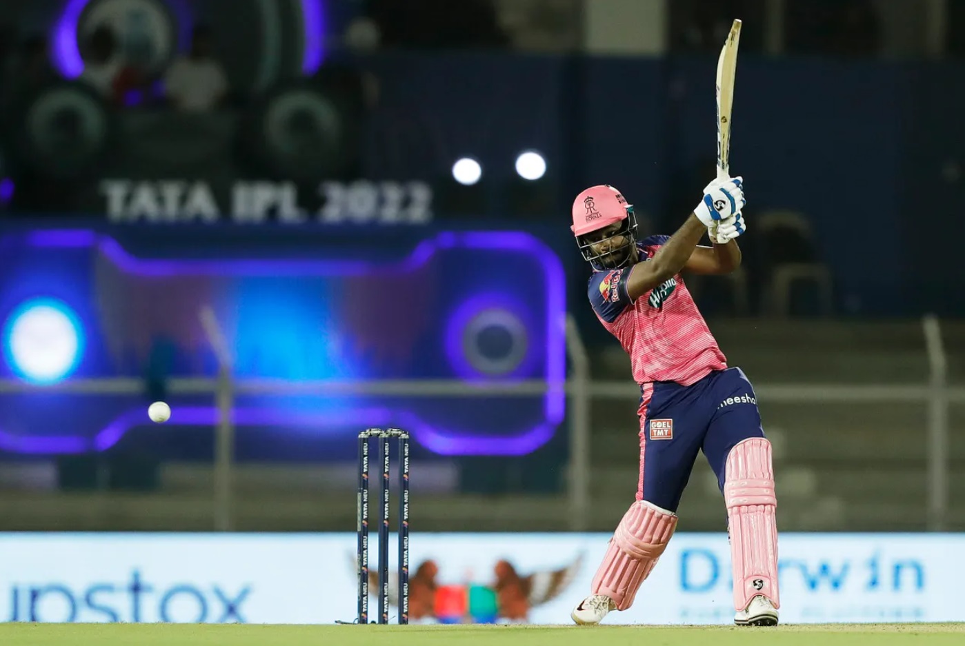 Sanju Samson scored 32 off 24 balls vs LSG in IPL 2022.