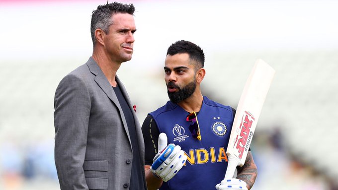 Kohli having a chat with KP during 2019 WC