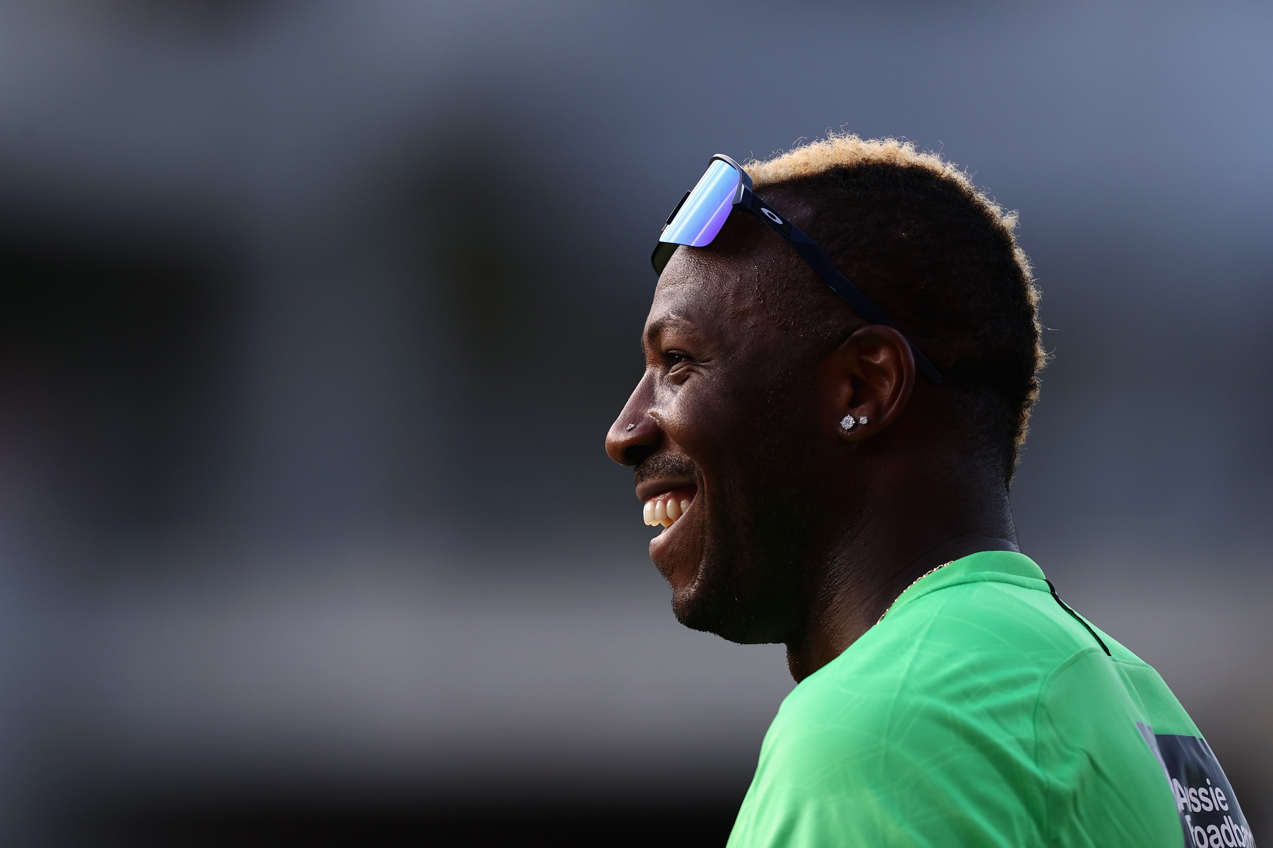 Andre Russell smashed an unbeaten 22-ball 43 to guide Stars to a comfortable win