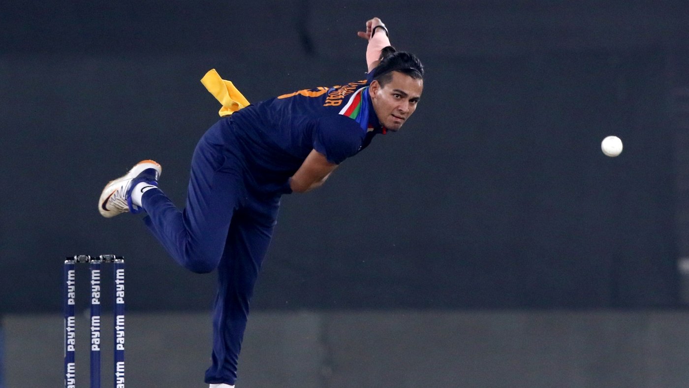 Rahul Chahar gives a send off to Hasaranga