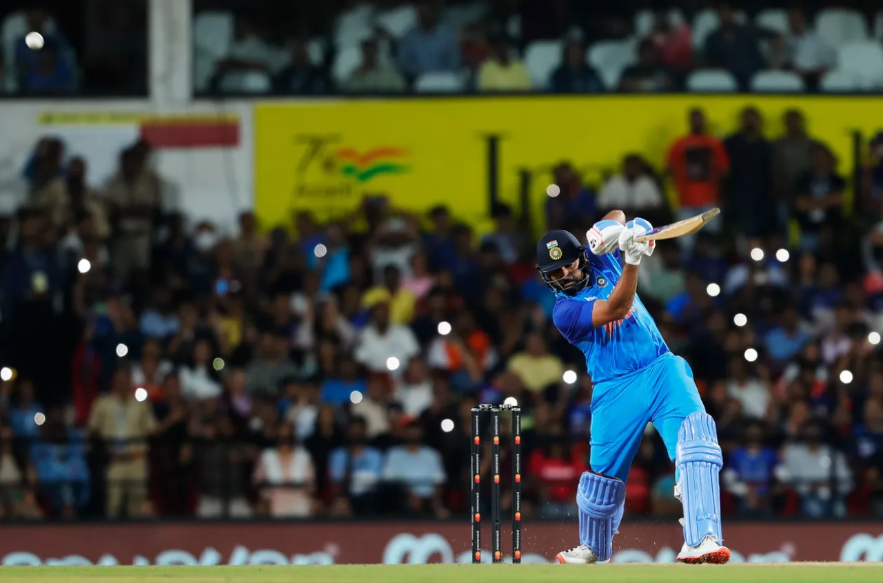 IND vs AUS | Rohit Sharma’s ability to play fast bowling is second to none, reckons Dinesh Karthik