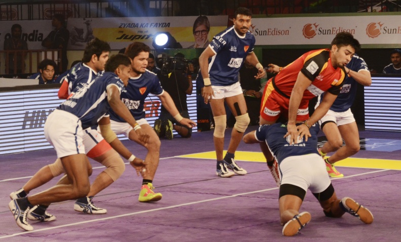 Pro Kabaddi: Dabang Delhi crush Bengaluru Bulls for first win of season