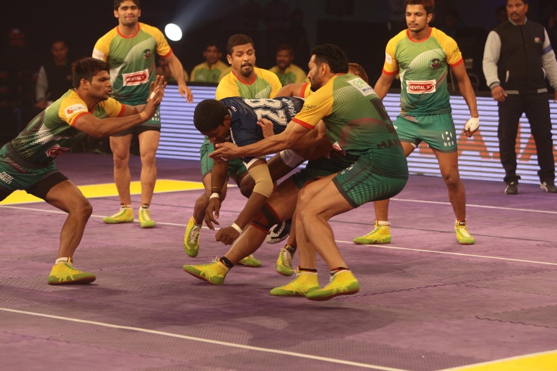 Pro Kabaddi 2016 | Dabang Delhi stun defending champs Patna Pirates