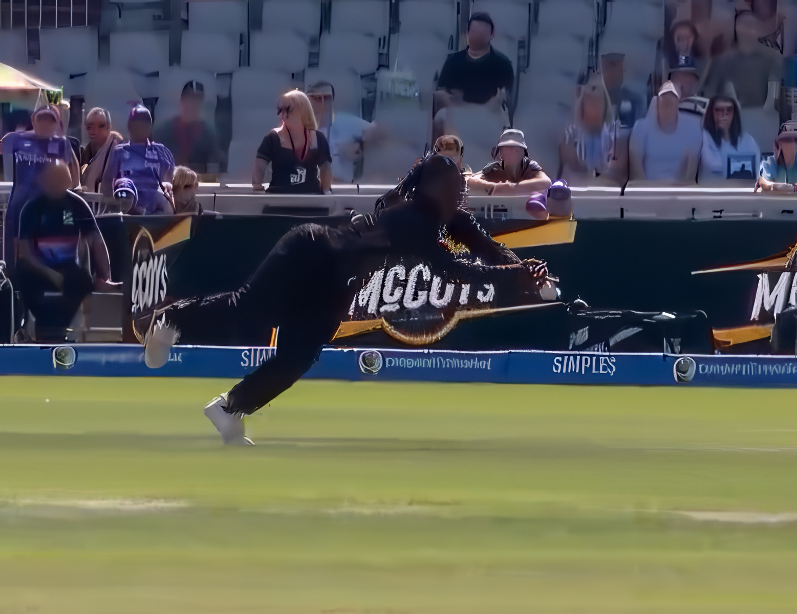 WATCH, Women’s Hundred । Deandra Dottin seals game for Manchester Originals Women with her fielding brilliance