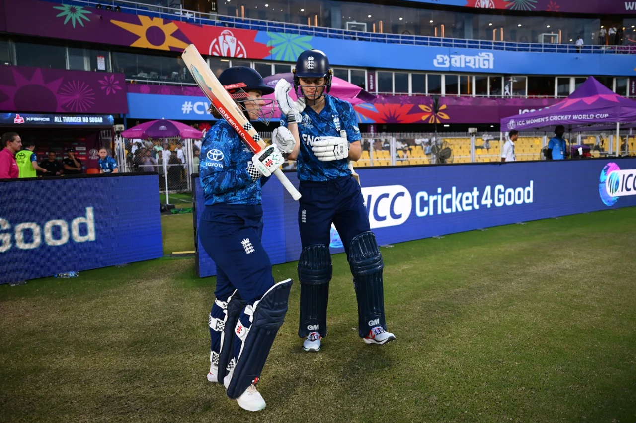 England openers Amy Jones and Tammy Beaumont 