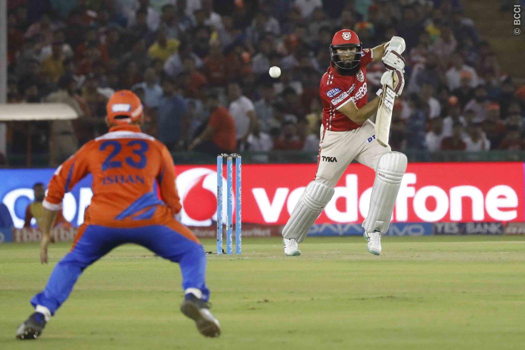 Twitter reacts to a brilliant Amla century and a lacklusture Varun Aaron