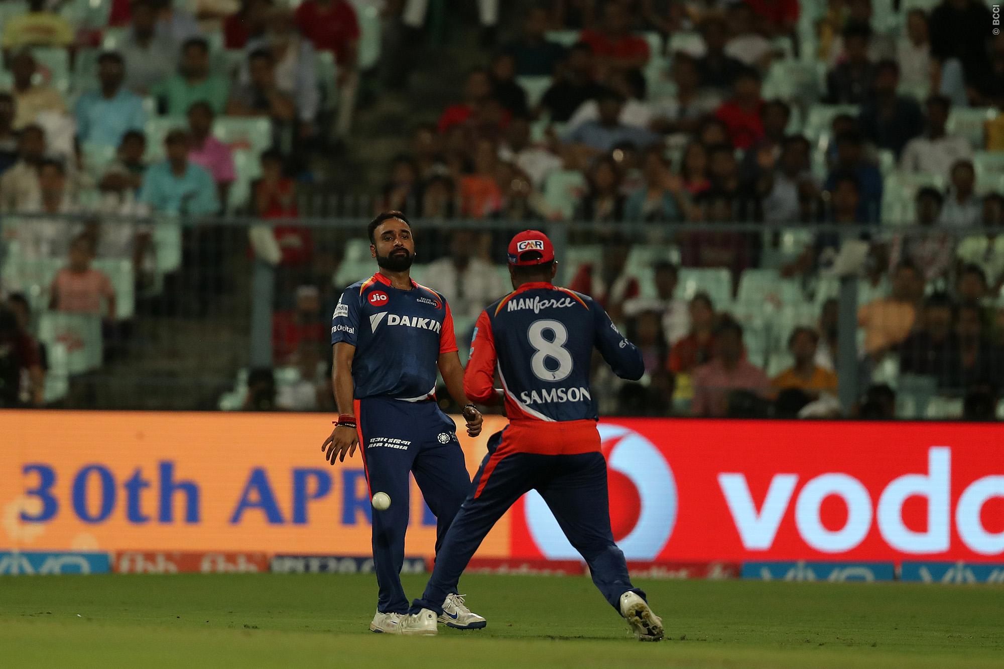 WATCH | Delhi Daredevils take early lead in competition for worst fielding mix up