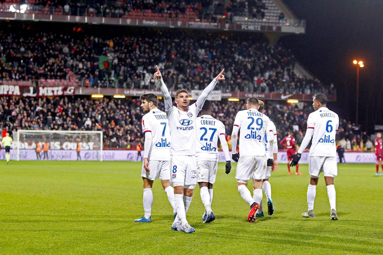 Olympique Lyon havenât received any official offers for Houssem Aouar, reveals Juninho