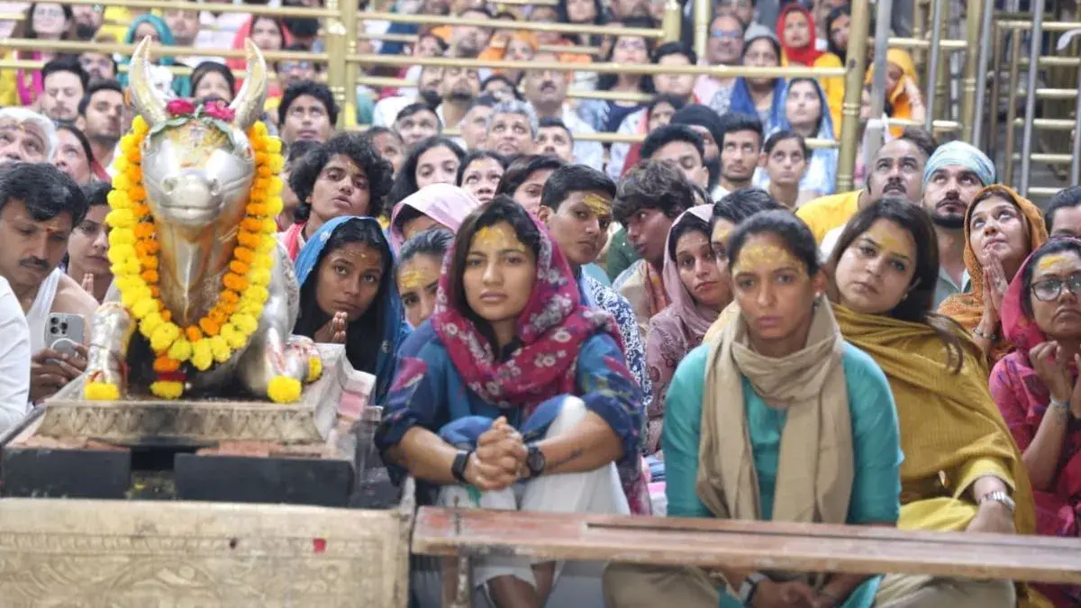 India Women’s Team Offers Prayers at Mahakaleshwar Temple During World Cup Campaign