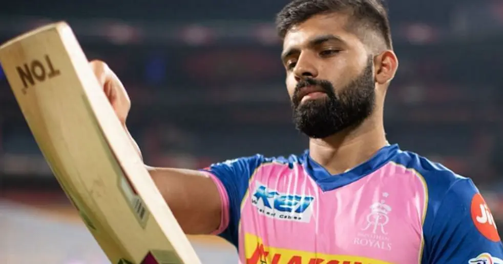 Manan Vohra was born on July 18, 1993.