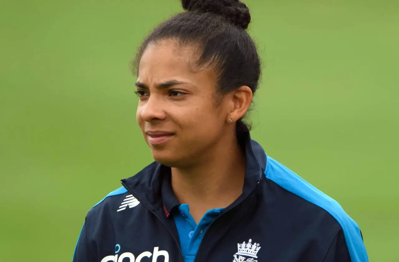 Sophia Dunkley was born on July 16, 1998.